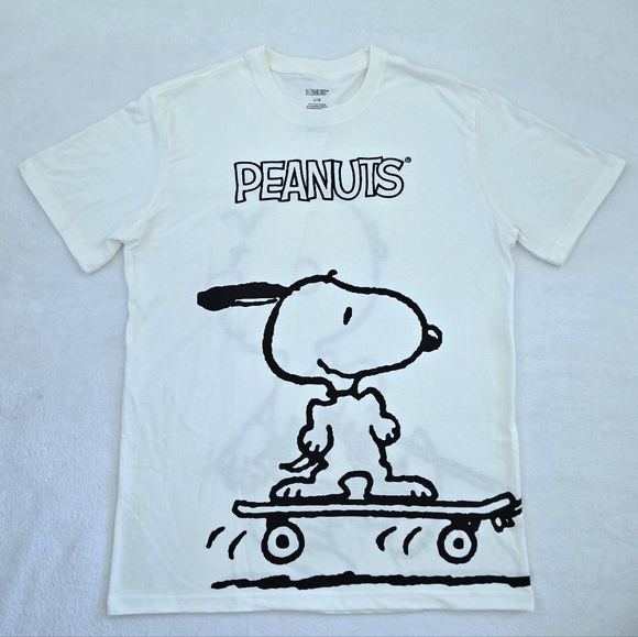 Peanuts Other - Peanuts🥜 Skateboarding🛹 Snoopy🐶 Graphic Tee👕 - NWOT